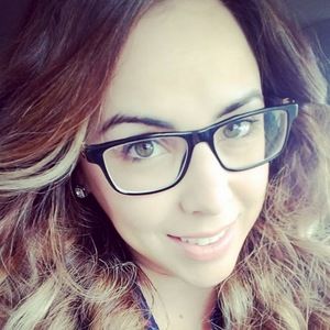 Meet your Posher, Analaura